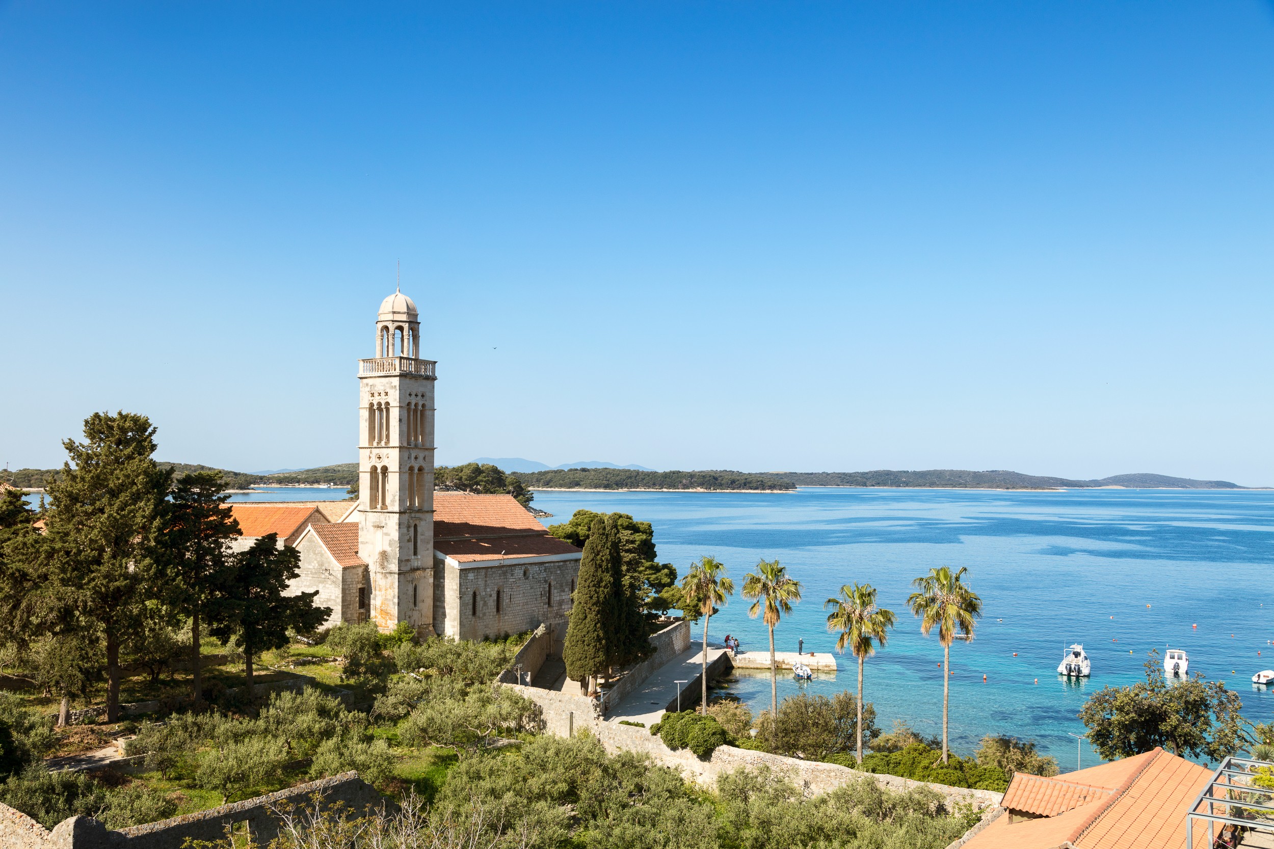 Refined Island Living: Luxury Villas in Hvar for Privacy, Style and Authentic Charm